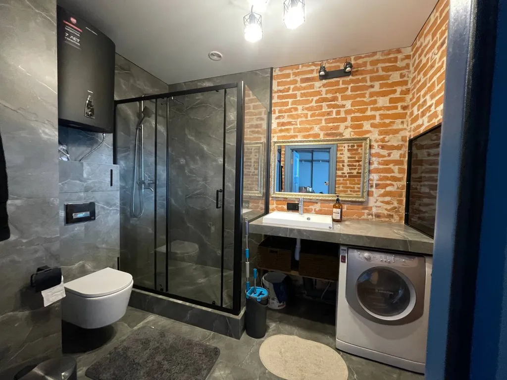 Апартаменты с видом на море, в элитном небоскрёбе, в центре города