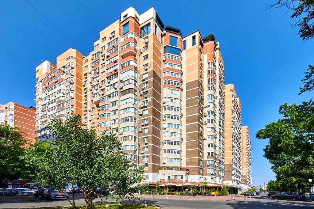 Трёхкомнатная квартира с сауной рядом с центром