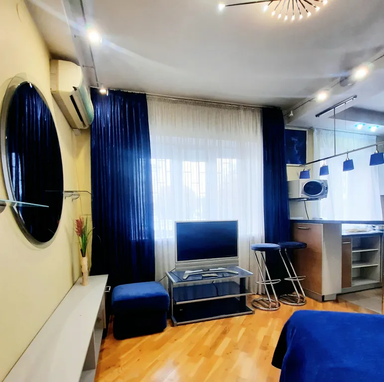 Квартира Квартира Дизайнерская студия в центре города — Симферополь