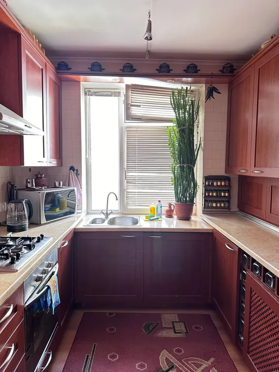 Двухкомнатная квартира с залом и видом на горы