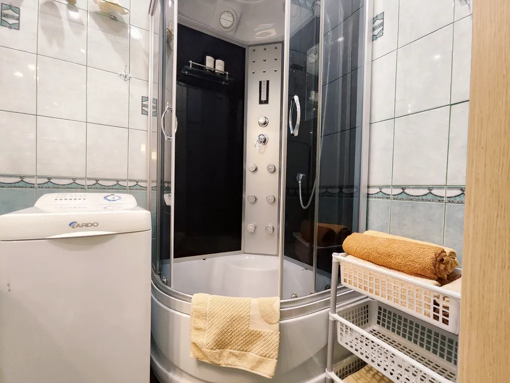 Большая 2-комнатная квартира с большой кухней, рядом озеро