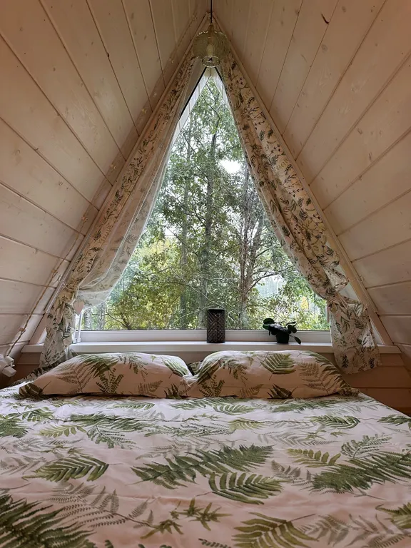 Коттедж Aframe домик Изумруд в чаще леса — Тосно