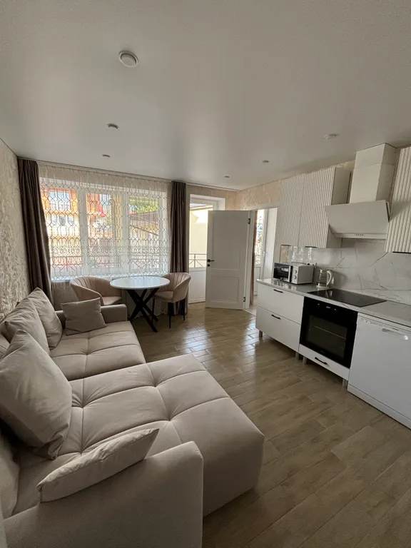 Квартира Двухкомнатный номер с кухней и бассейном — аренда посуточно в Геленджик