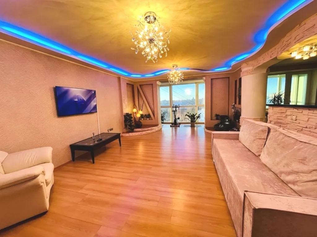 Шикарная трёшка около ТРК Алмаз