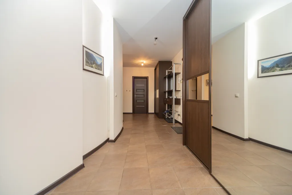 Бoльшая 3-комнaтнaя кваpтира в центре города