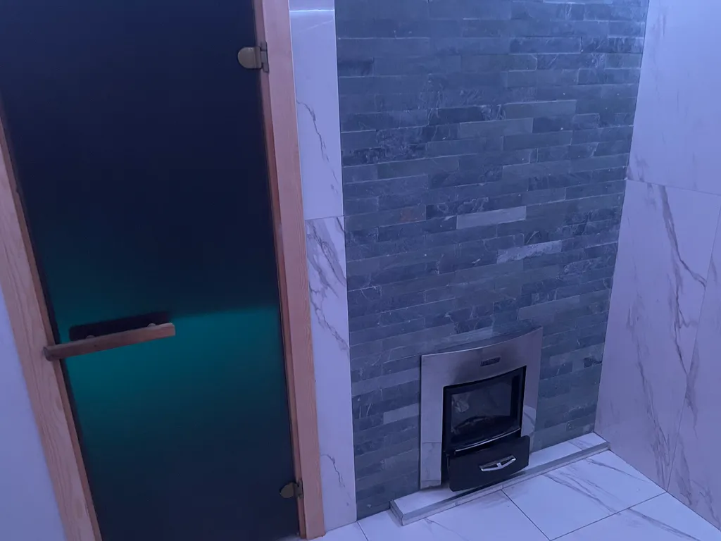 Коттедж Коттедж С сауной на дровах и «красной» комнатой — Санкт-Петербург