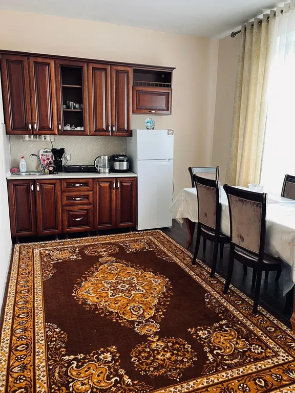 Уютный домик около речки