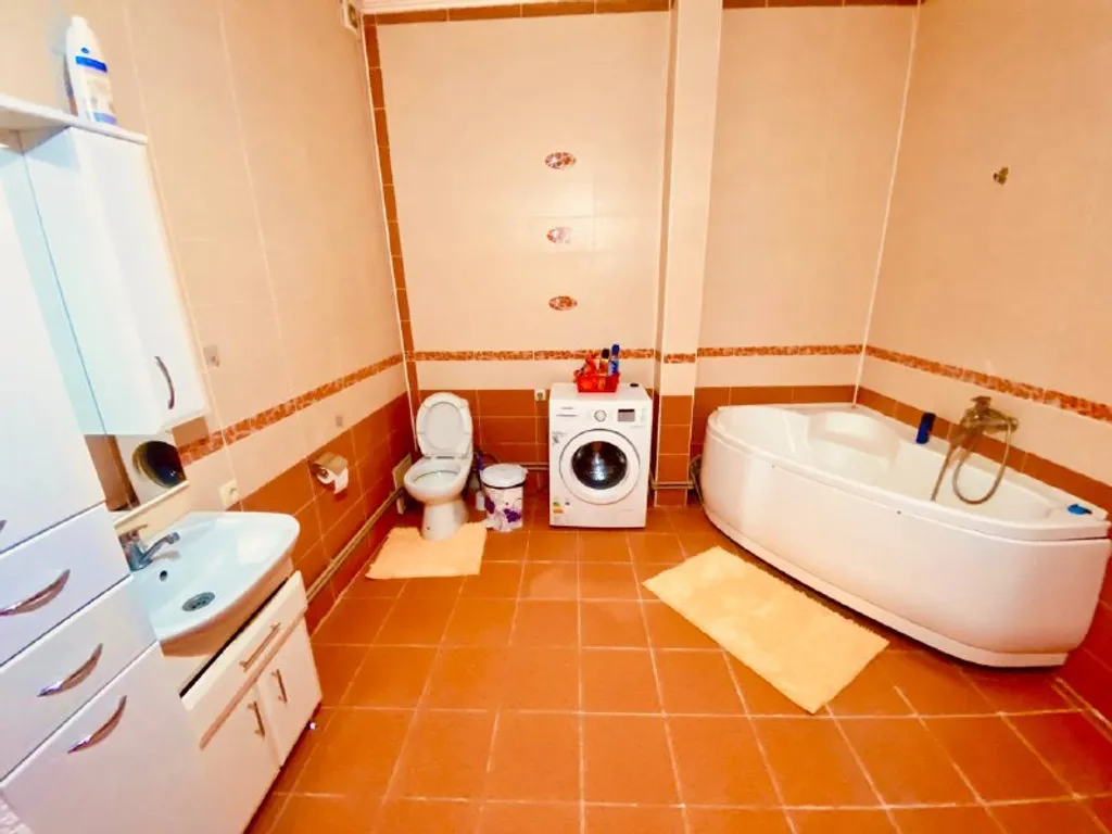 4-комнатная Квартира