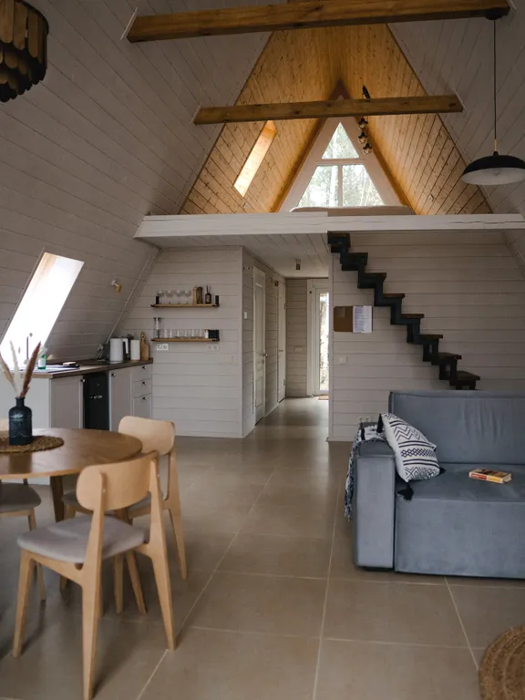 Коттедж Большой треугольный дом 90м2 с завтраком — Куровское