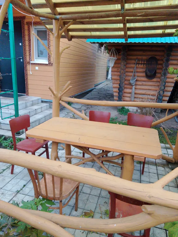 Домик с русской баней на берегу реки