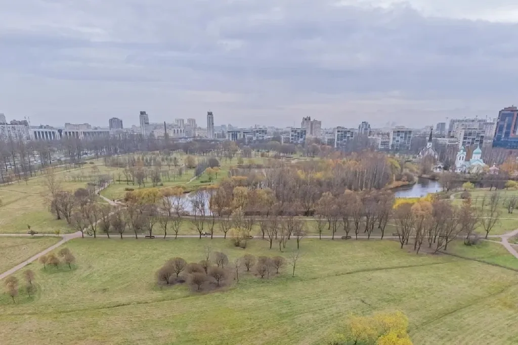 Квартира с видом на парк и купола