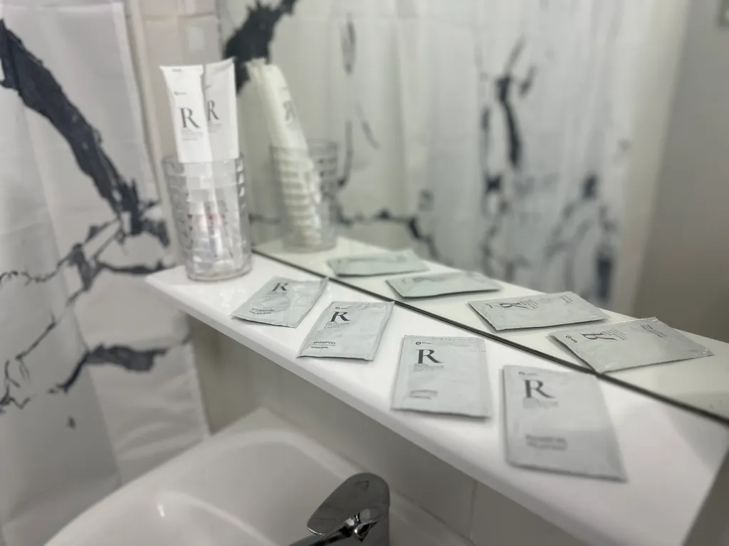 "В Гости!" на Строителей 90Б (1к квартира рядом с Планетой)