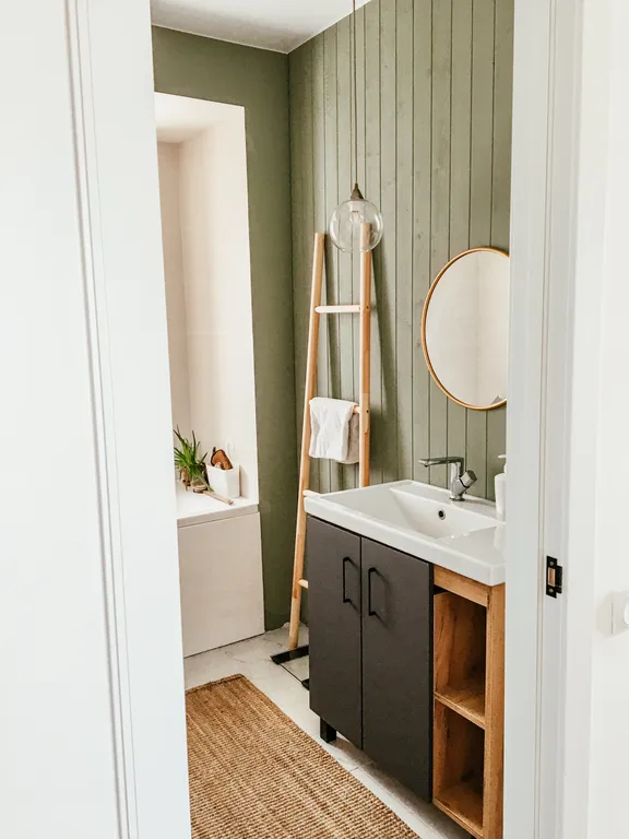 Уютный дом в лесу