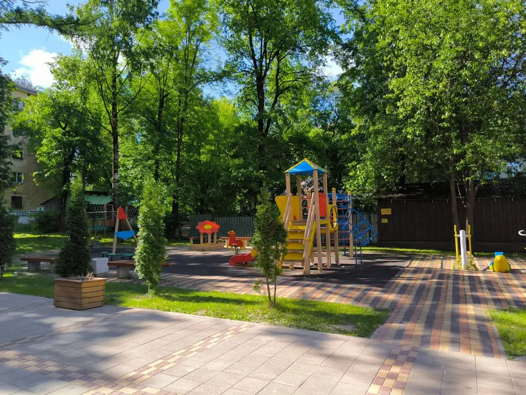 Современная квартира с большой кухней-гостиной и 2 спальнями