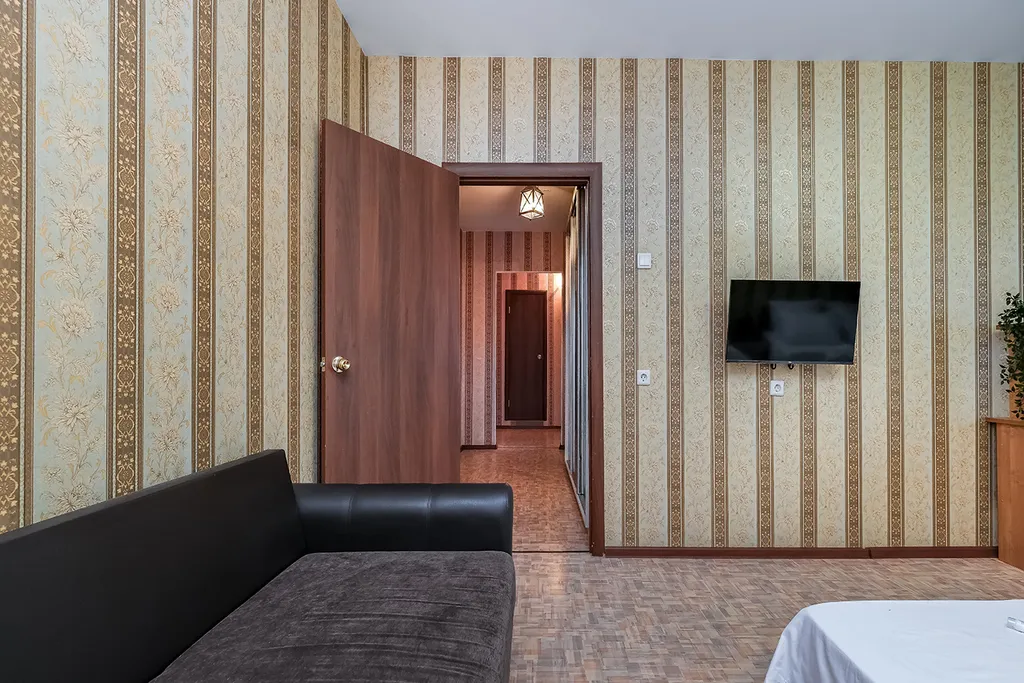 Квартира Уютная квартира для большой семьи рядом с СК Заря и МНТК им. Федорова — Новосибирск