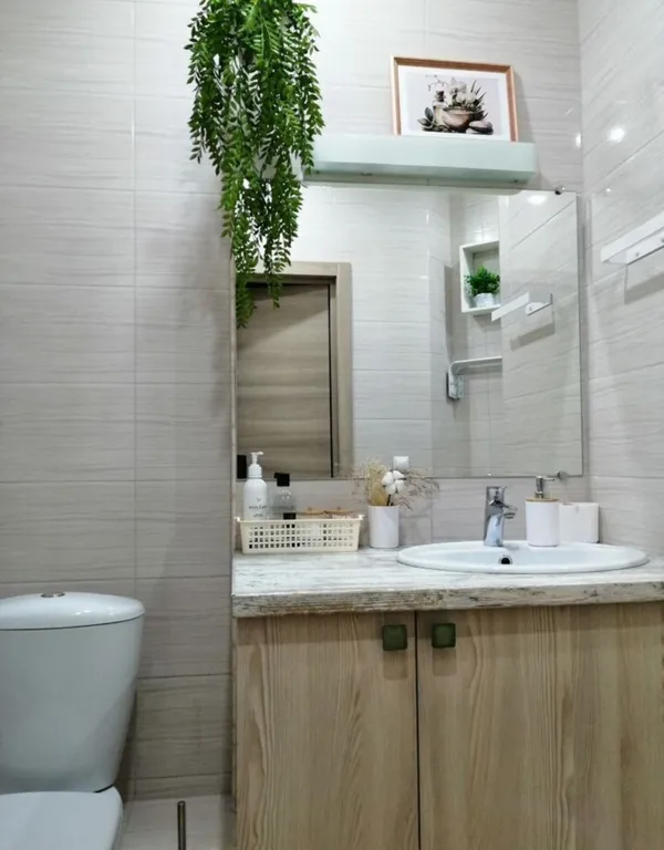 Чистaя cветлая пpоcторная студия cо свежим pемонтом