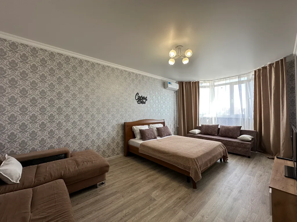 Двухкомнатные апартаменты ЛайкХоум на Фронтовиков 8/3