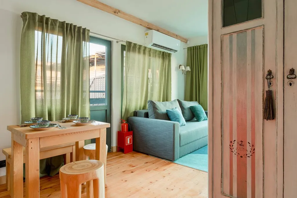 Панорамные апартаменты с террасой и видом на море