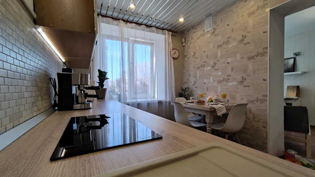 Светлая уютная 4-комнатная квартира рядом с центром