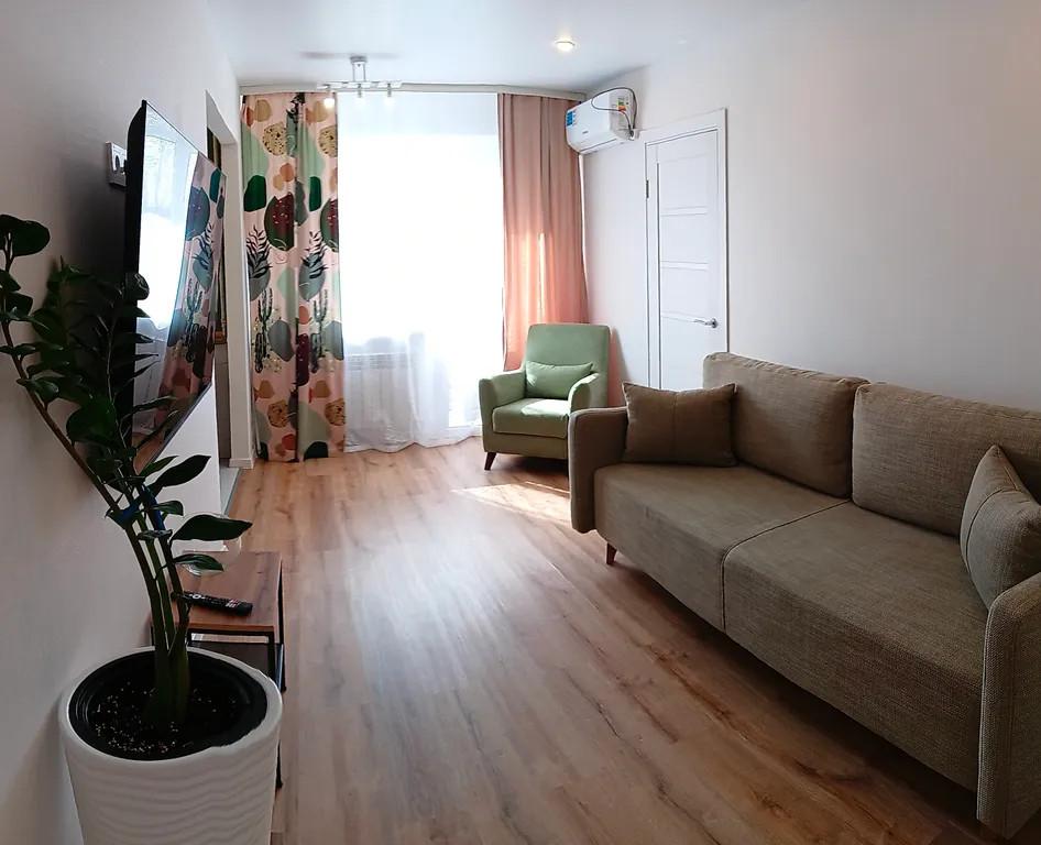 Двухкомнатная квартира в центре города с потрясающим видом из окна