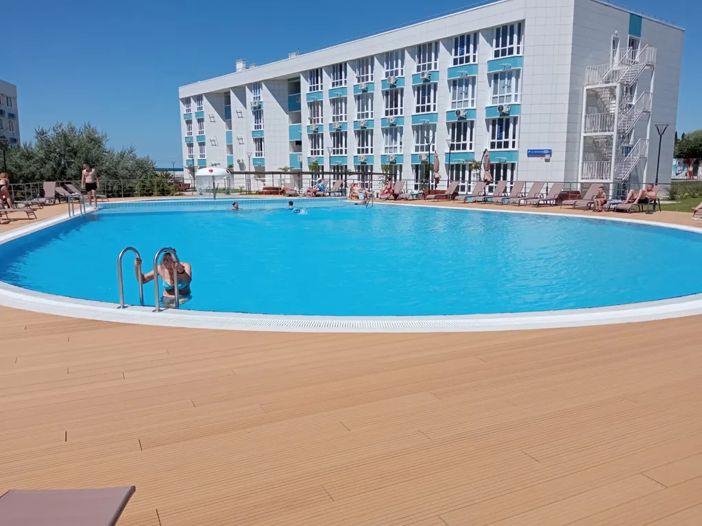 Видовые апартаменты на берегу моря с видом на море с бассейном