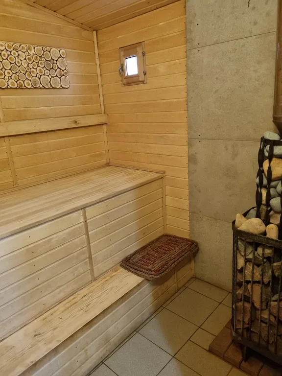 Коттедж с 2-мя спальнями, камин+сауна