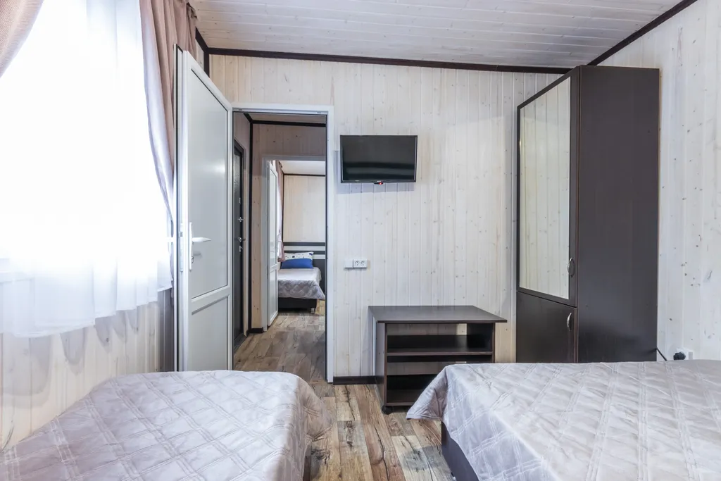 Домик шестиместный двухкомнатный