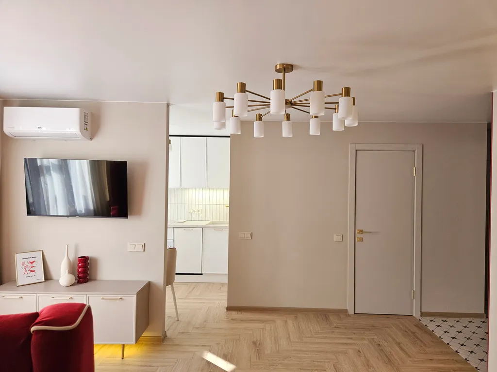 Элеганс в видом на Волгу и фонтаны, главная пешеходная улица