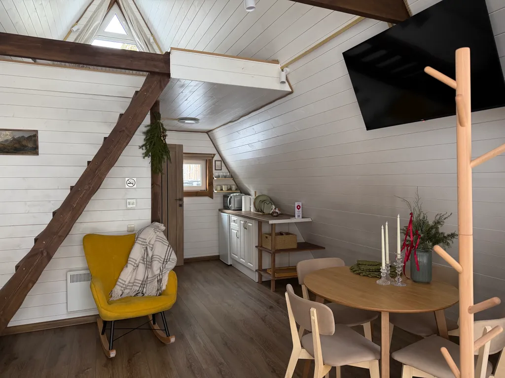 Белый а-фрейм