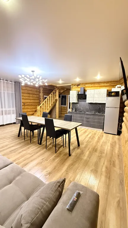 Уютный двухэтажный коттедж