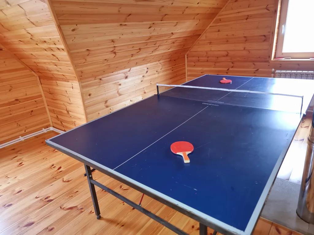 Дом с баней для большой семьи или дружной компании рядом с озером.