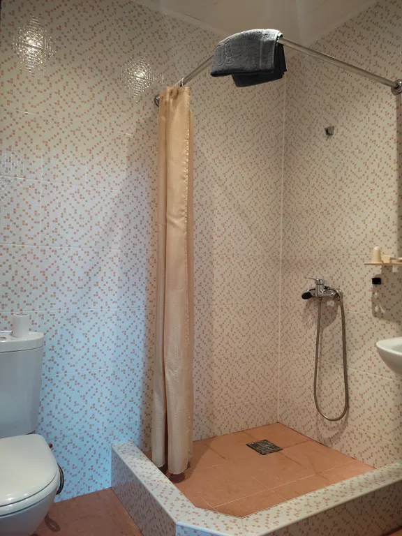 Семейная комната с балконом и личным внешним санузлом