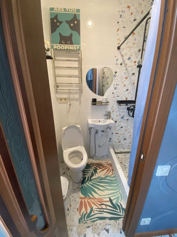 Уникальная квартира с интересным ремонтом и настоящим камином