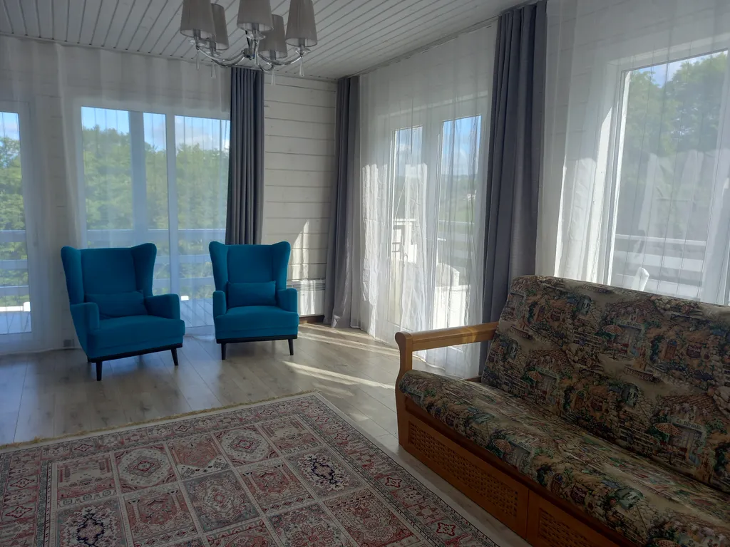 Дом с бассейном и баней