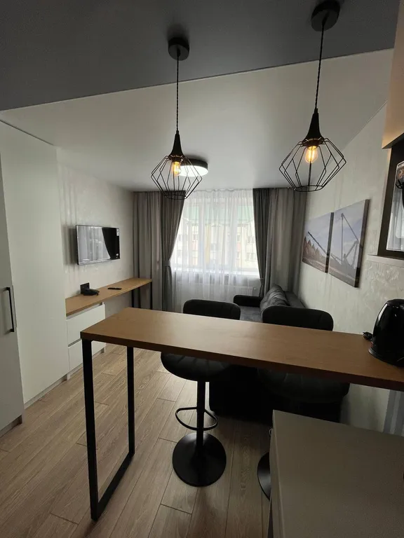 Четырёхместный номер с раздельными кроватями и диваном