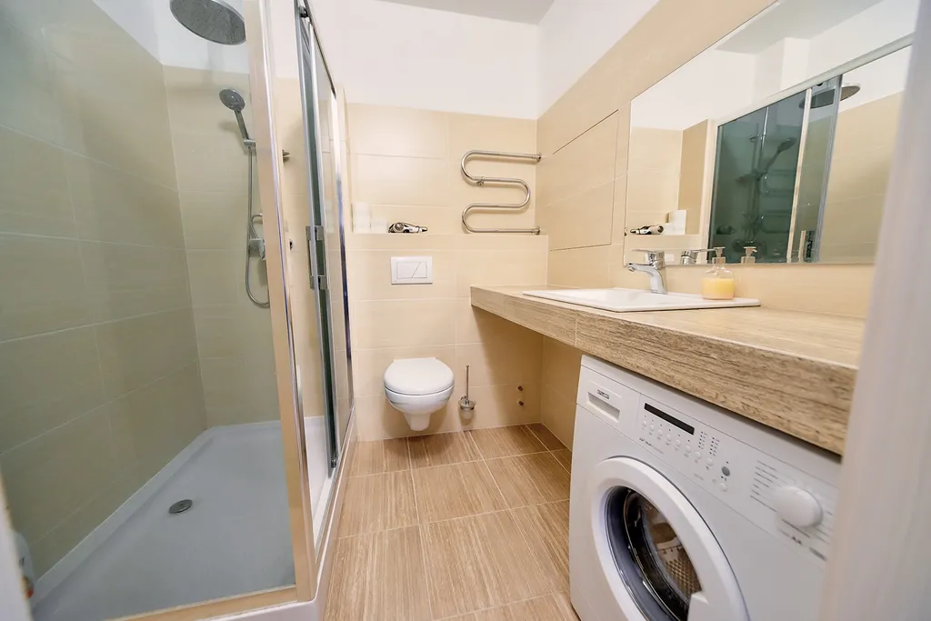 2-комнатная квартира на метро Грушевка с паркингом