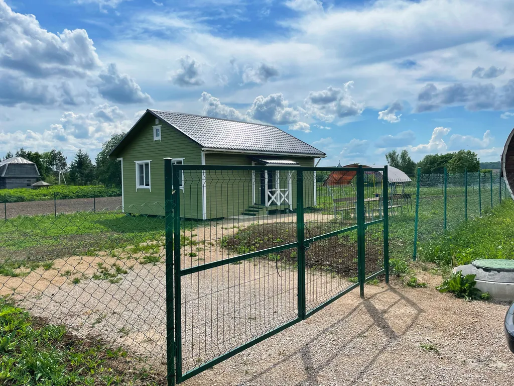 Коттедж Уютный коттедж с видом на озеро Врево — Володарское