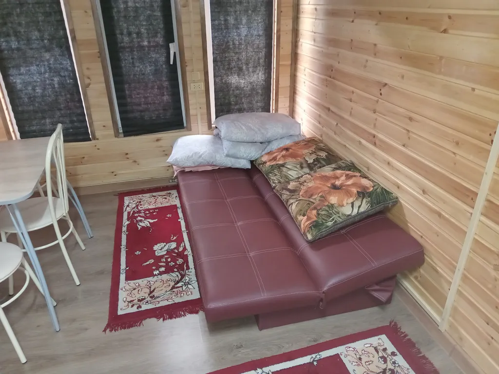 Уютный дом на берегу озера в Мочохе