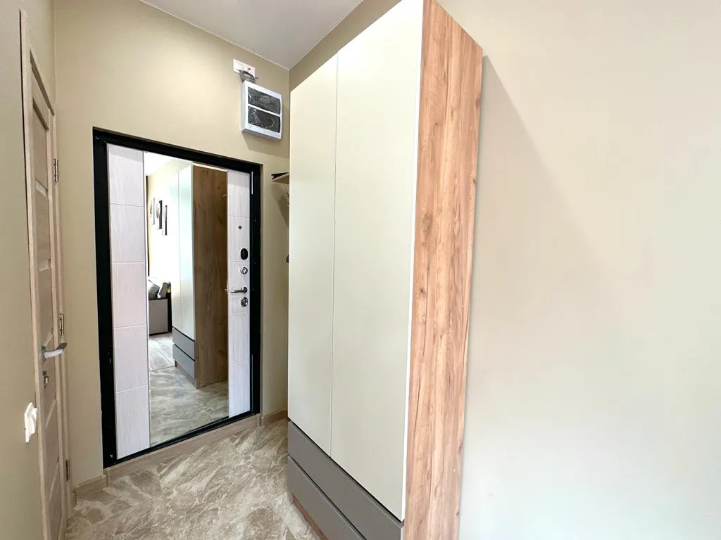 Апартамент с двумя окнами в топовой локации рядом с морем