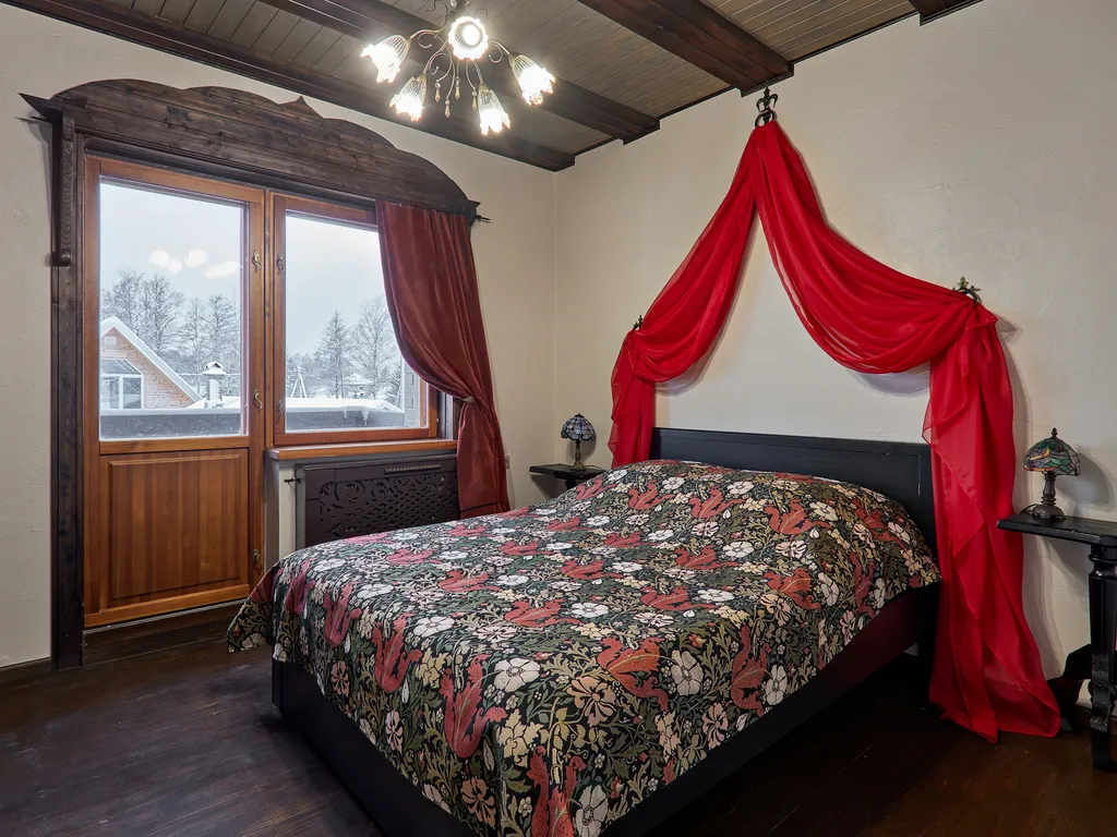 Готический замок Гранат Альдога