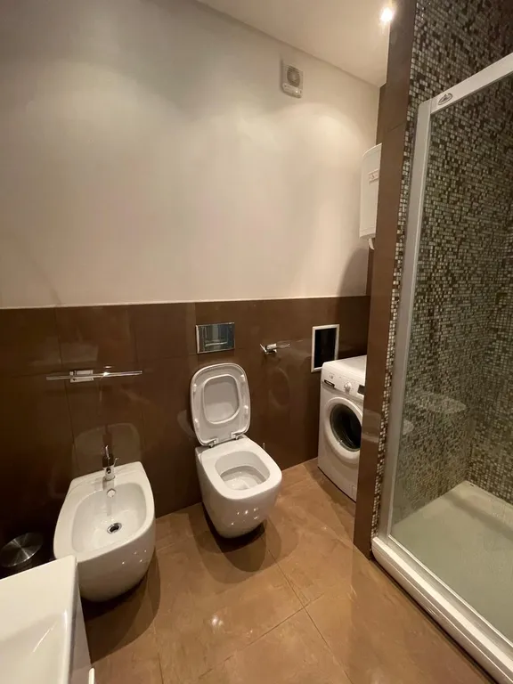 Апарт для семьи из 3 человек на берегу моря, с видовой террасой, кухней