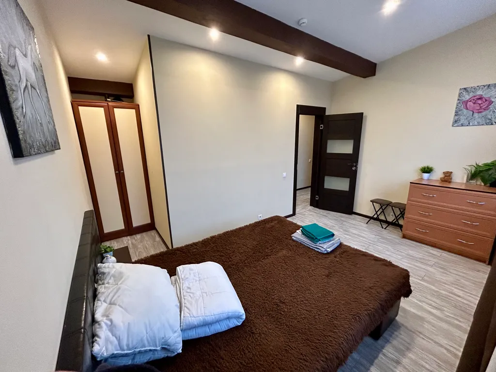 Коттедж Дом с отдельностоящий баней на дровах — Ропша