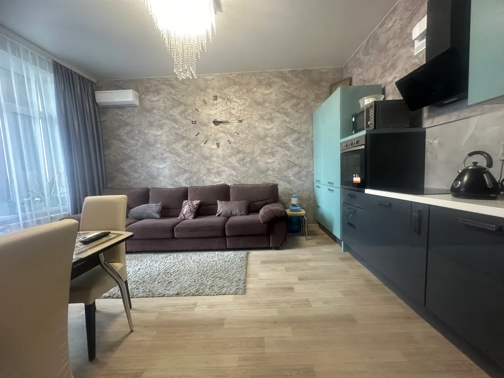 Шикарная новая трёхкомнатная квартира комфорт класса