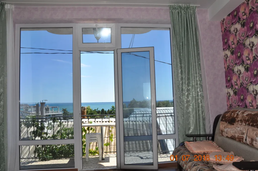 Номер гостиничного типа у моря