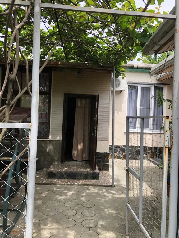 Коттедж Частный дом у моря — Сухум