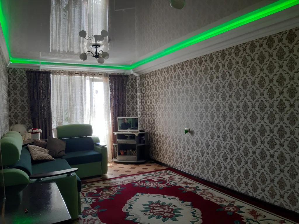 2ком.кв.порядо и чистоту горант.с окна вид на горы море..рядом крепост