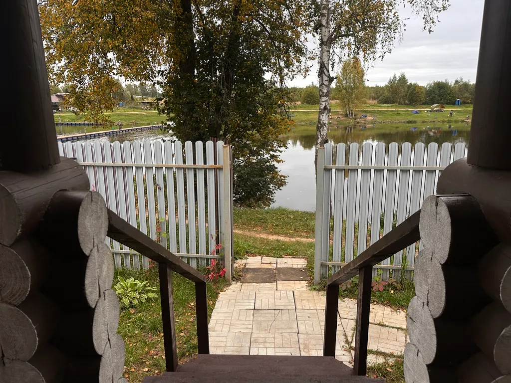 Коттедж Уютный дом с видом на пруд — Селятино