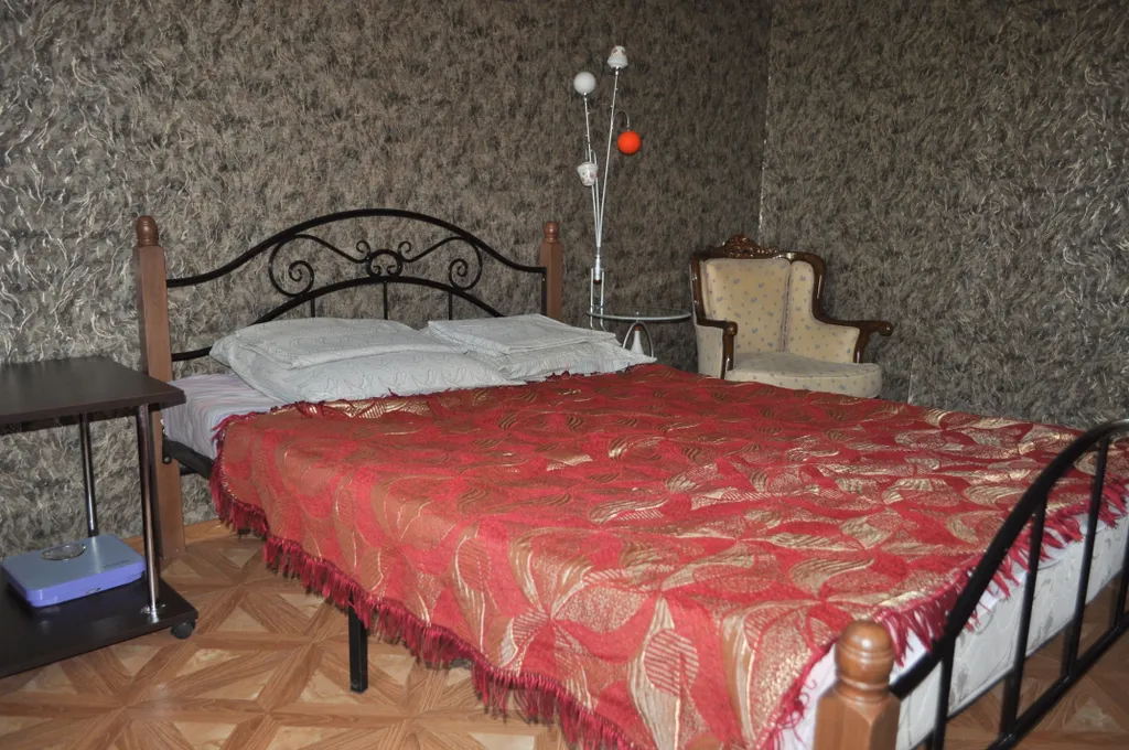 Трёхкомнатная квартира в центре на берегу моря