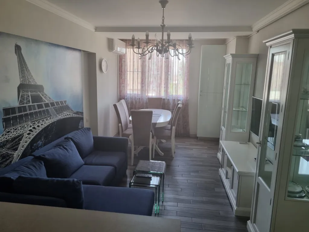 Просторная красивая трёхкомнатная квартира в самом центре города