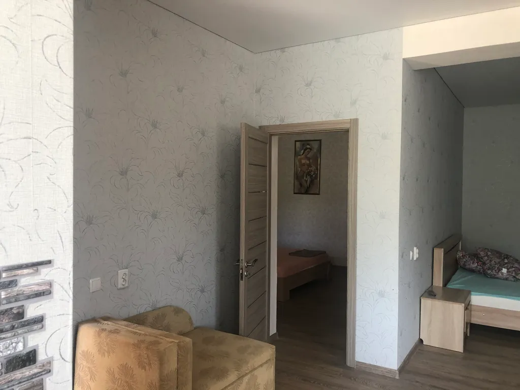 Этаж под ключ двухкомнатный с отдельным входом со своей терассой